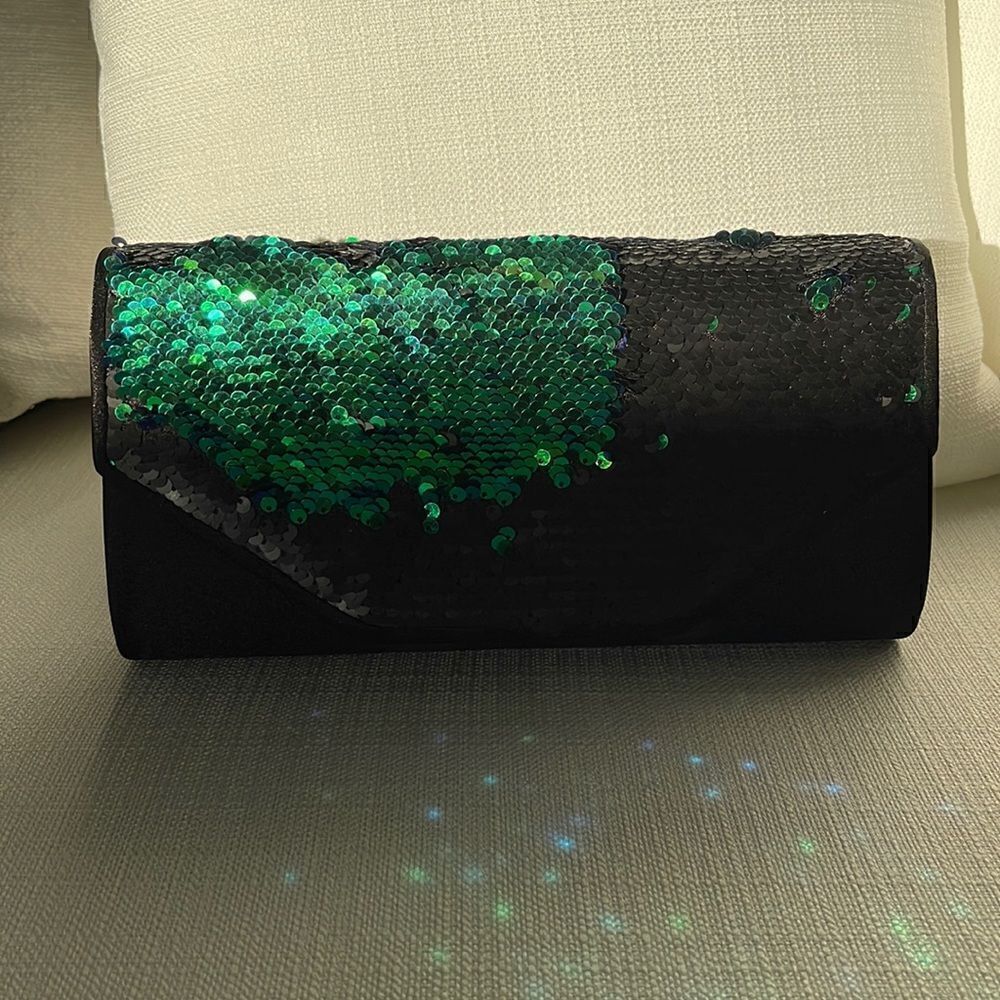 Ardene Reversible Sequin Clutch